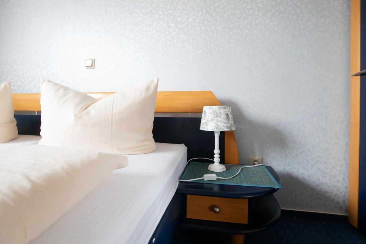 Hotel Schlosshof Dolgesheim Екстериор снимка