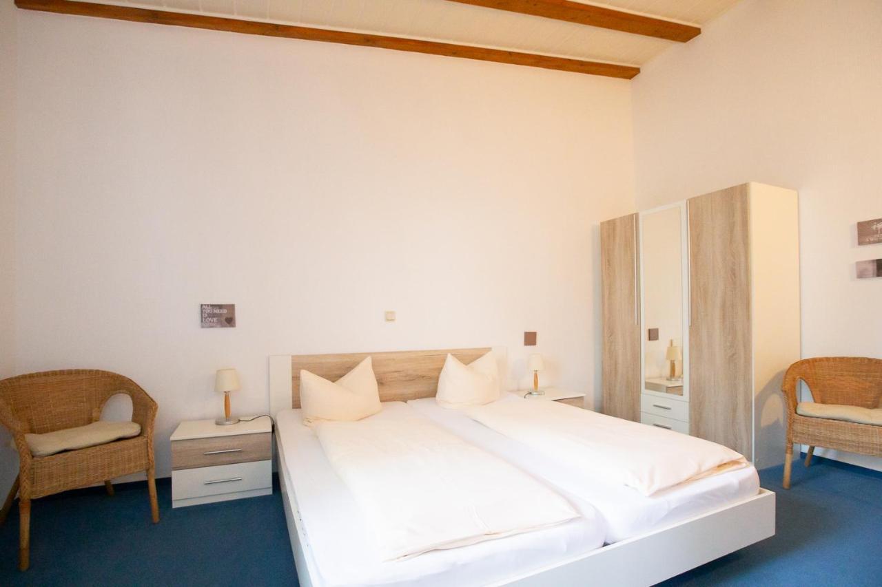 Hotel Schlosshof Dolgesheim Екстериор снимка