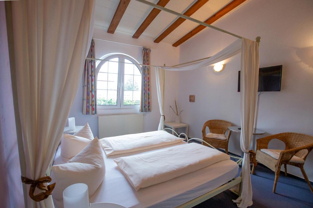 Hotel Schlosshof Dolgesheim Екстериор снимка