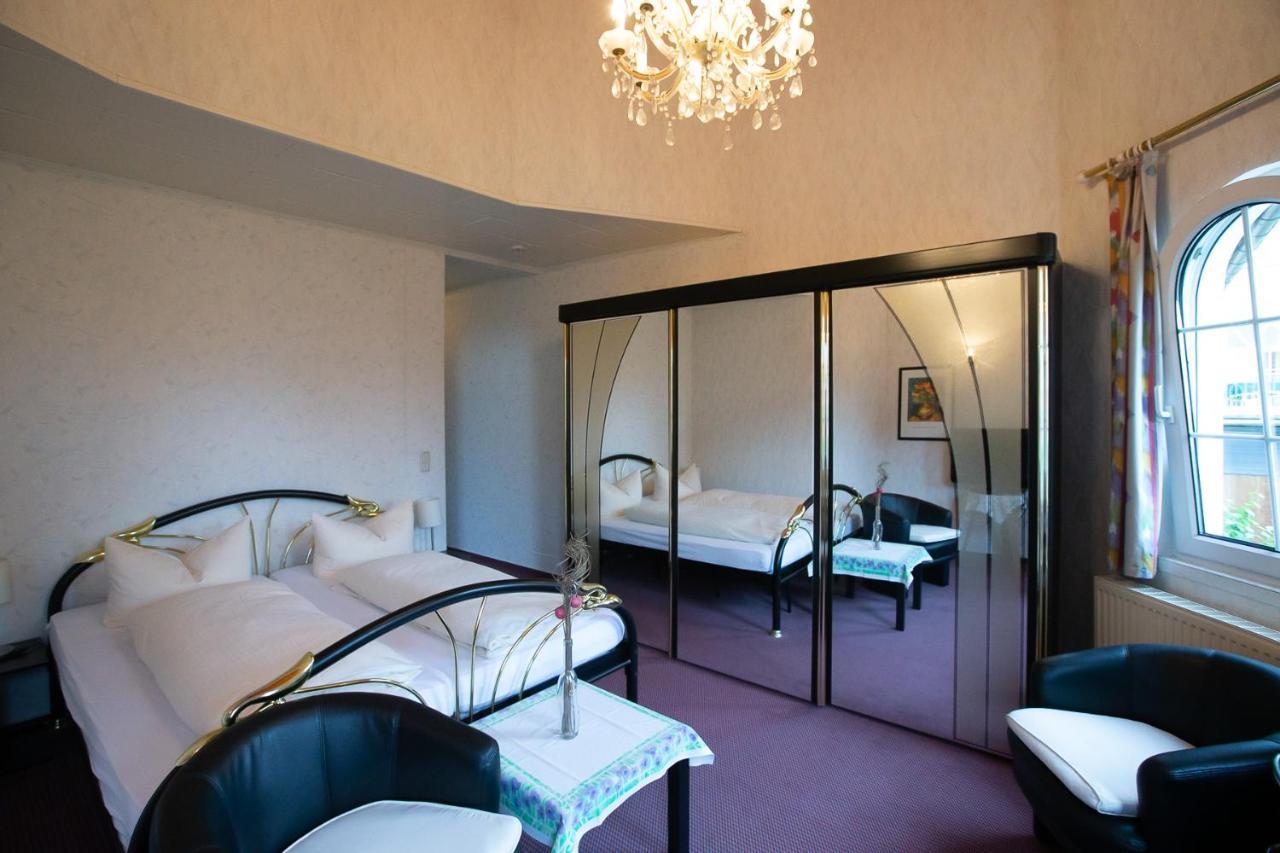 Hotel Schlosshof Dolgesheim Екстериор снимка