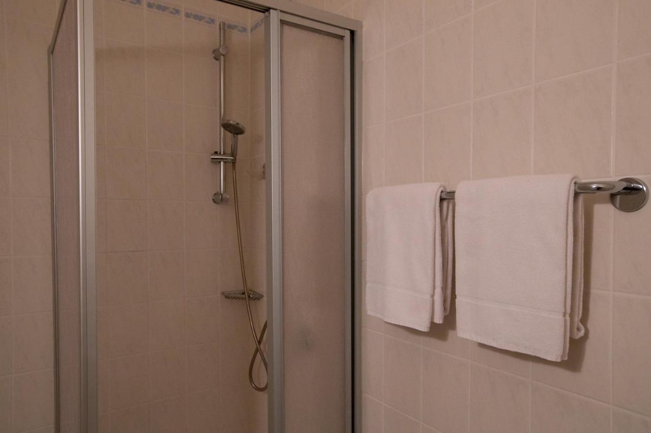 Hotel Schlosshof Dolgesheim Екстериор снимка