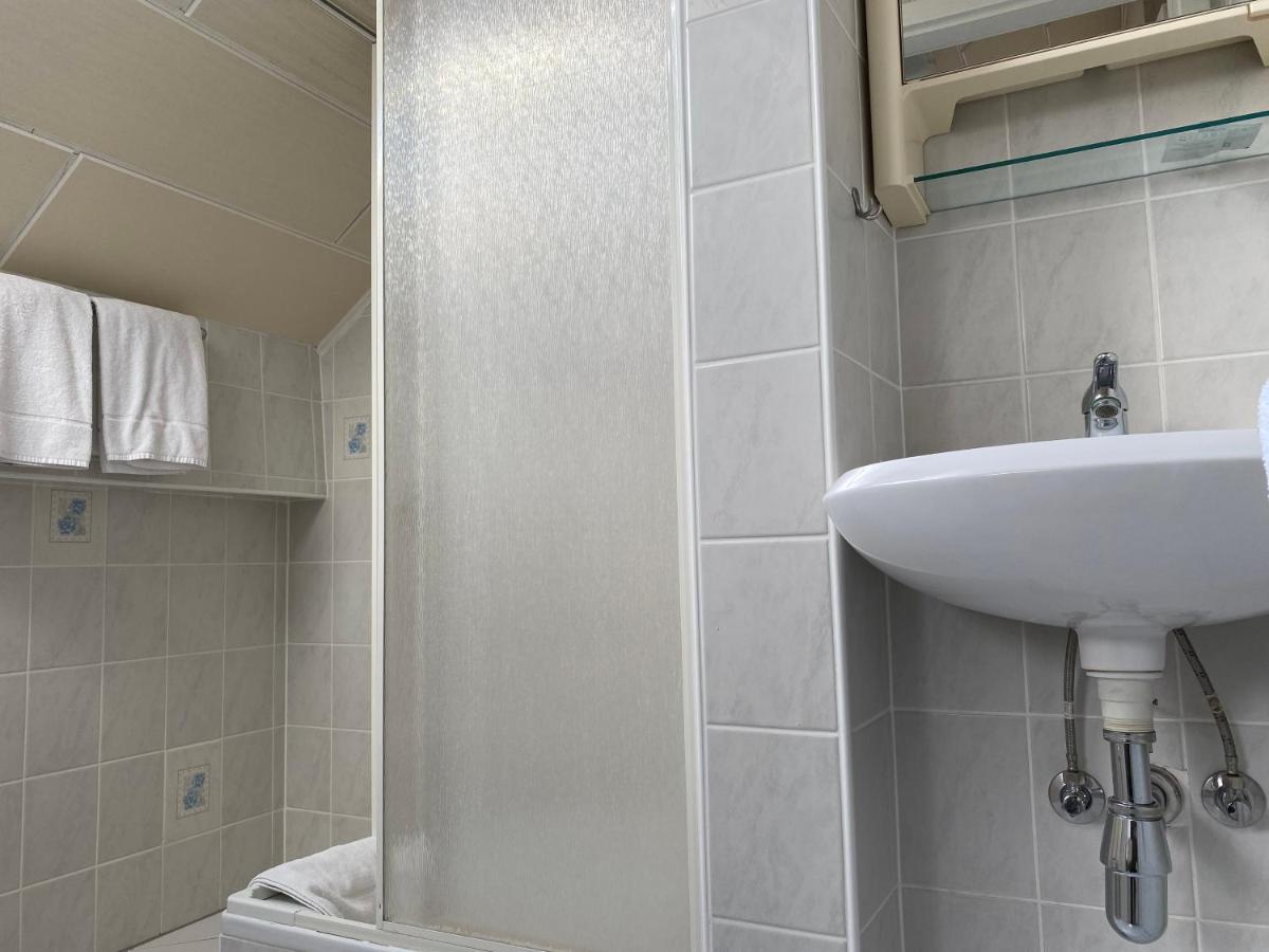Hotel Schlosshof Dolgesheim Екстериор снимка