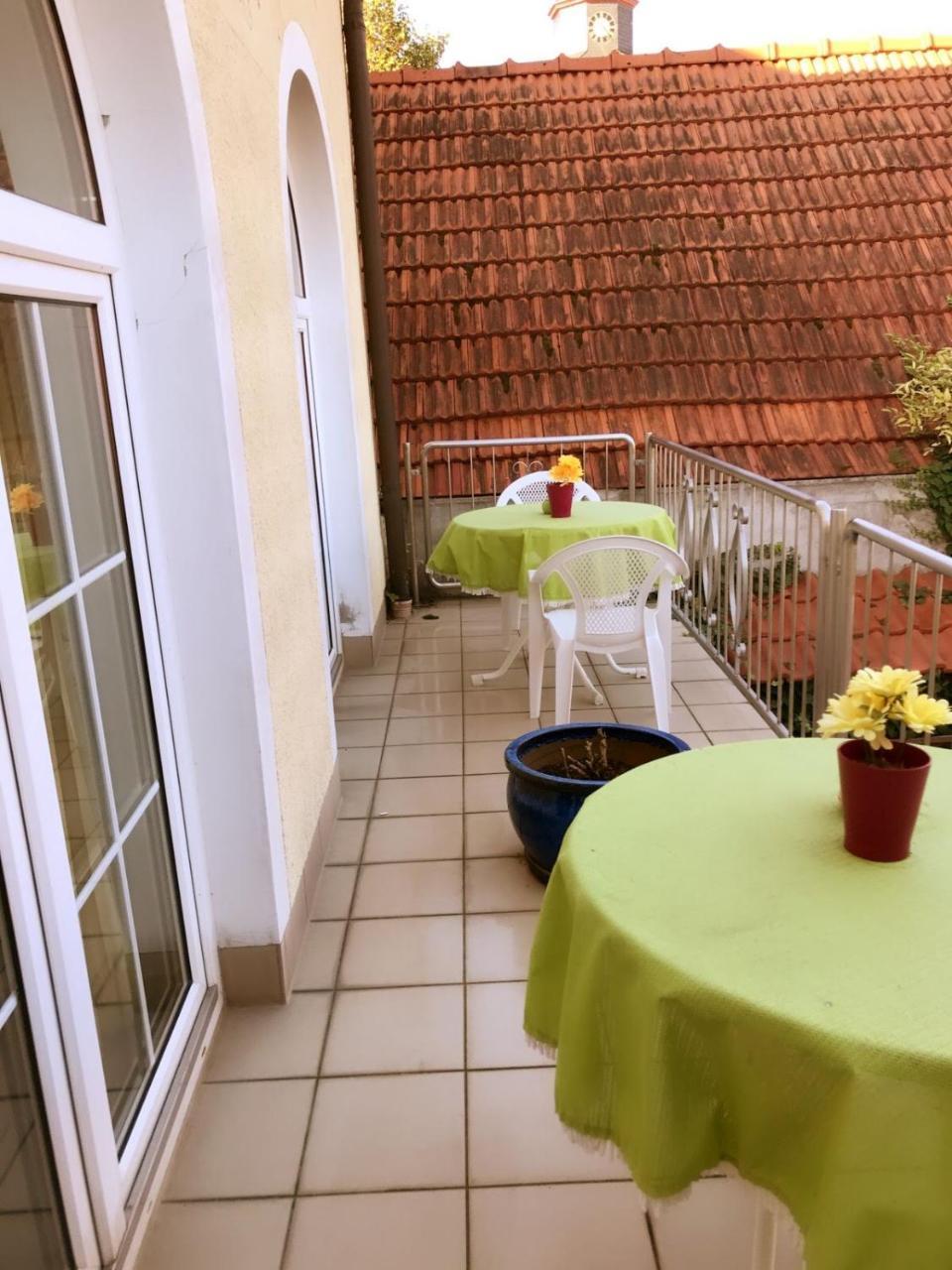 Hotel Schlosshof Dolgesheim Екстериор снимка